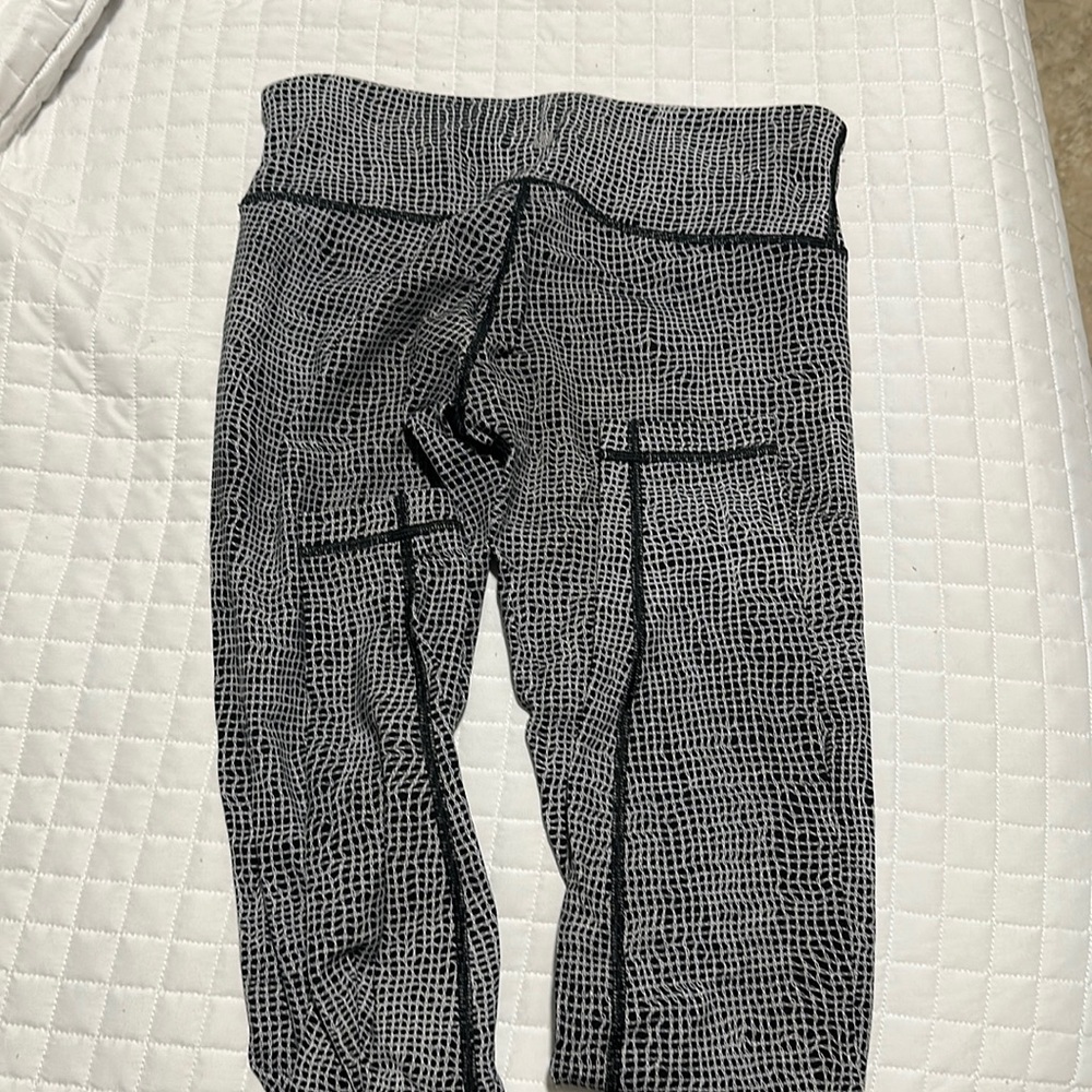 limited pattern lululemon leggings size 4